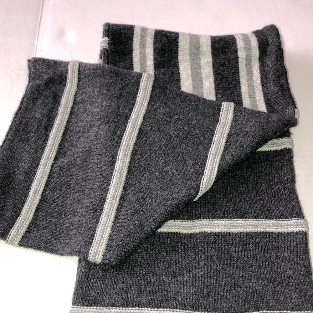 Gap reversible striped scarf